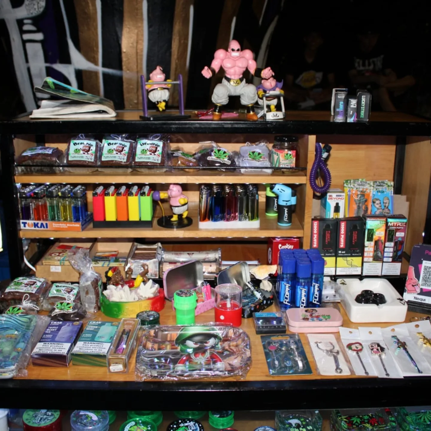 La vitrina del local Majin Bong Shop